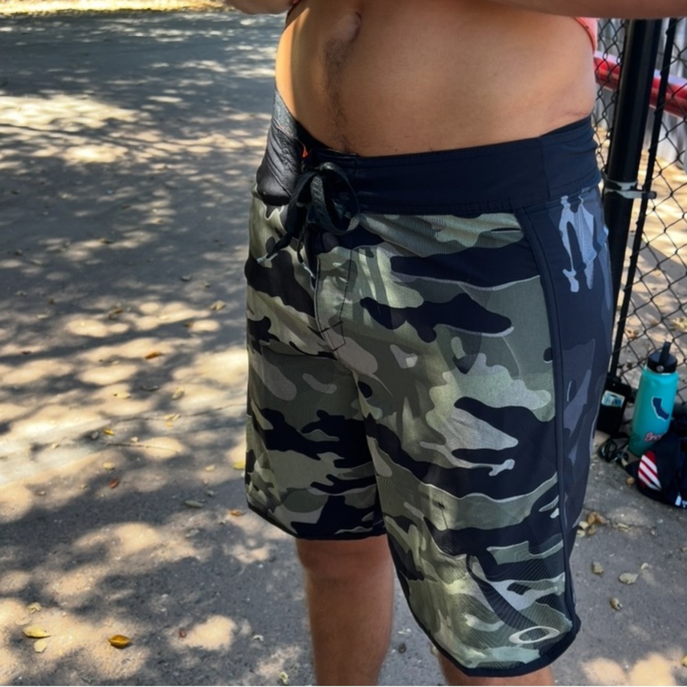 OAKLEY BLADE MEN BOARD SHORTS SURFER SURFING SWIMWEAR Camouflage STRETCH EDGE 32 - Picture 7 of 16